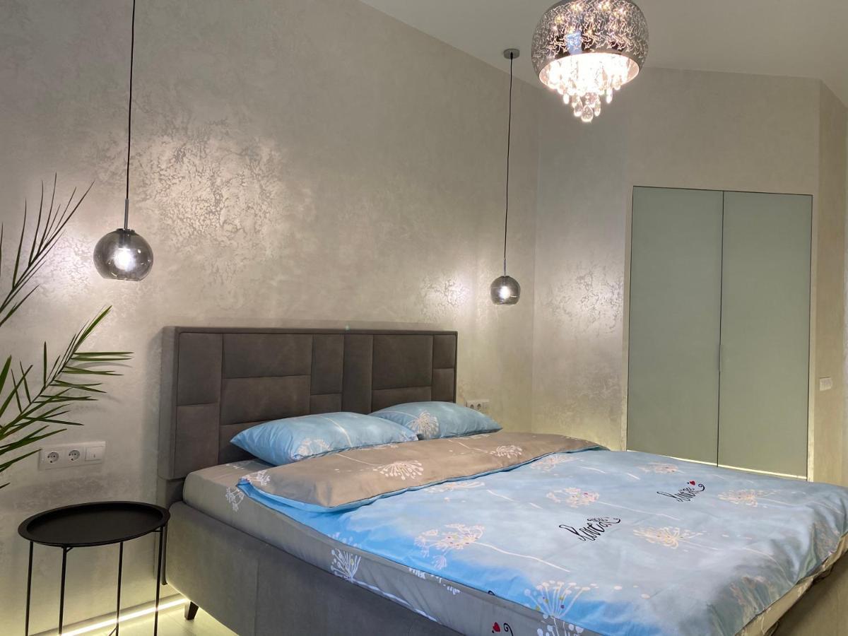 Panorama Luxury Apartment In The House With A Spire, A Historical Building In The City Centre Kharkiv Bagian luar foto